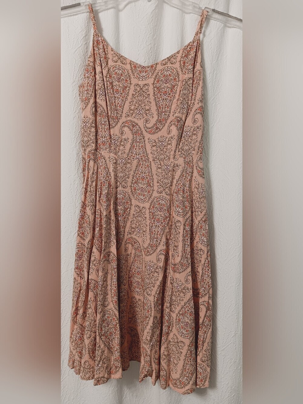 3X$25.  Old Navy Women’s Peach Paisley Slip Dress with Spaghetti Straps Size M